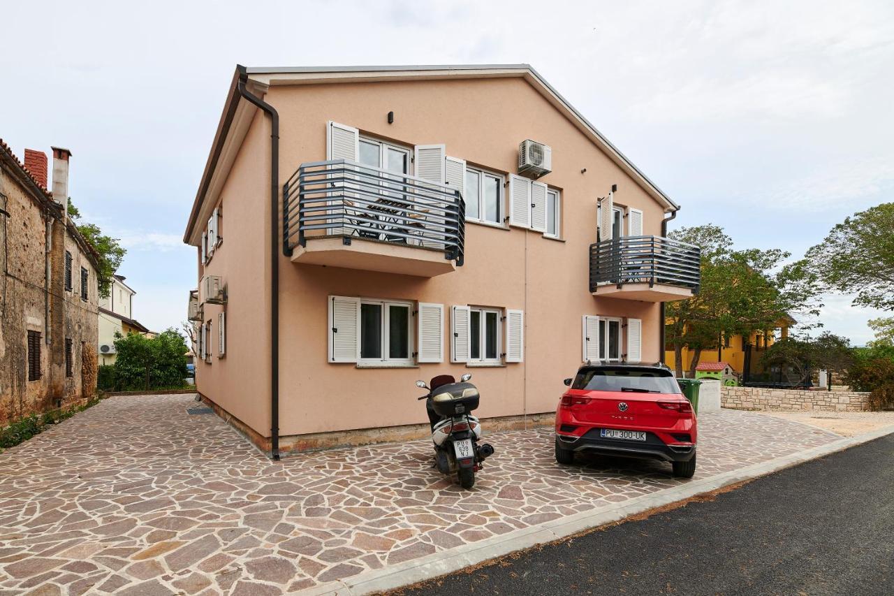 Villa Dvori Bašanija Extérieur photo